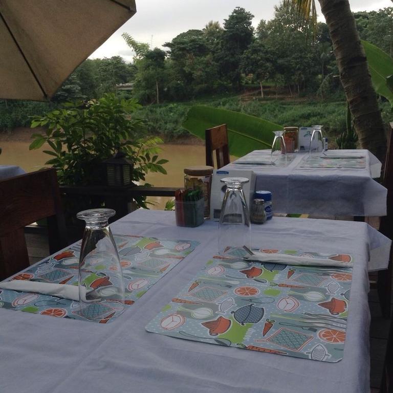 لوانغ برابانغ Riverside Guesthouse المظهر الخارجي الصورة
